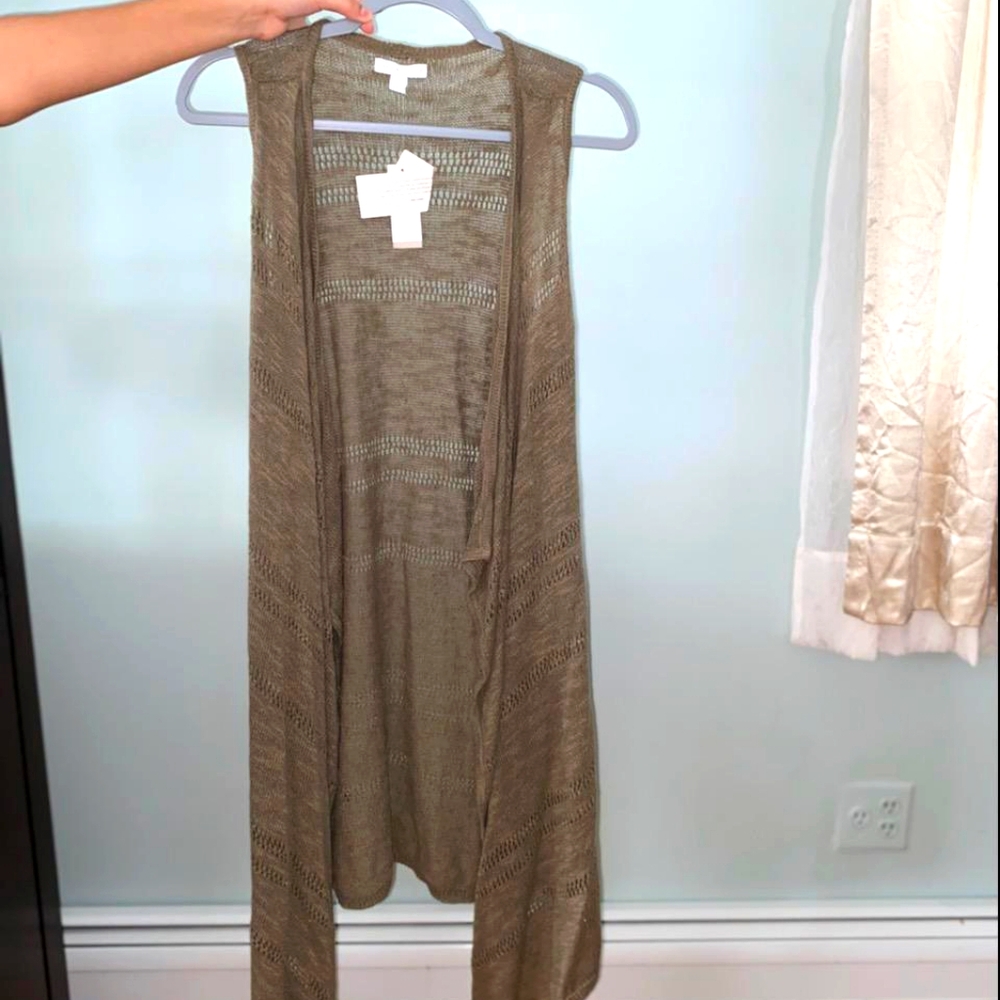 Sleeveless sweater
